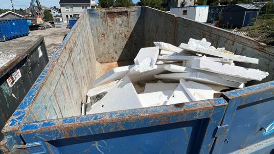 Byggenæringen må gjenbruke plastisolasjon fra riving