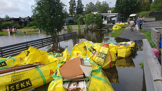 Bygg og veier må tåle mer regn. Nå skal kommunene få hjelp til å velge de beste overvannstiltakene